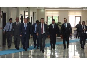 Atlama Kuleleriyle İlgili Vali Altıparmak Başkanlığında Toplantı Yapıldı