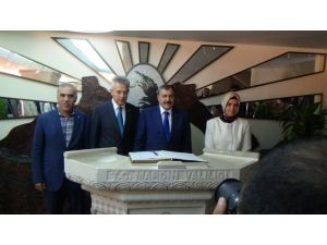 Orman Ve Su İşleri Bakanı Veysel Eroğlu Mardinde