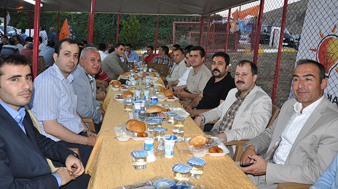 Ak Parti İl Teşkilatı’ndan Birlik Ve Beraberlik İftarı
