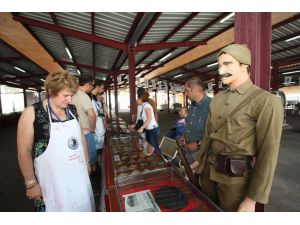 Yerli Ve Yabancı Sanatçılar, Çanakkale Müzesini Gezdi