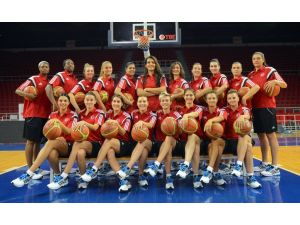 A Milli Kadın Basketbol Takımı Basın Mensupları İle Buluştu