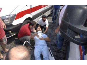 Sağlık Aracı Arızalanan Arabaya Arkadan Çarptı: 1 Yaralı