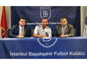 Semih Şentürk İmzaladı