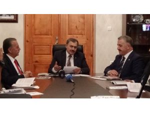 Bakan’dan Medyaya Baraj Eleştirisi