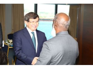 Davutoğlu Belizeli Mevkidaşı İle Bir Araya Geldi
