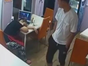 Tatlı Uykusunu Davetsiz Misafir Böldü