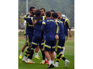 Fenerbahçe’de Neşeli Antrenman
