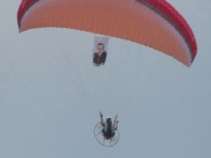 Başbakan Erdoğanın Fotoğrafı Tekirdağ Semalarında