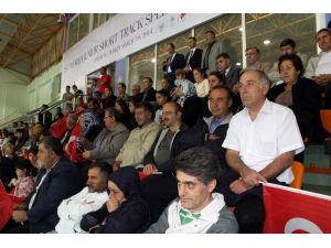 Buzun Artistleri Erzurum’da Nefes Kesti