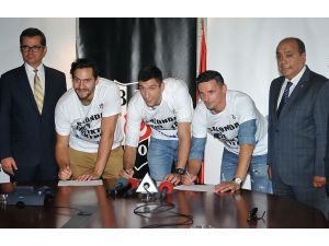 Beşiktaş’ta 3 İmza Birden