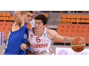 Milliler Yarı Finalde