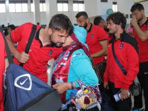 Trabzonspor 17 Gün Sürecek Kamp İçin Avusturyaya Gitti