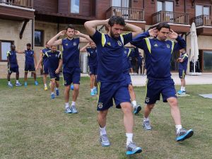 Fenerbahçe Yeni Sezon Hazırlıklarını Sürdürüyor