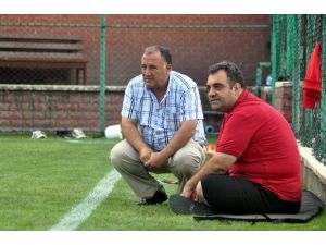 Balıkesirspor İmzaları Attırıyor