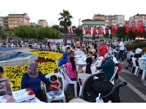 Fatih Belediyesi 6 Bin 500 Kişiyi İftarda Bir Araya Getirdi