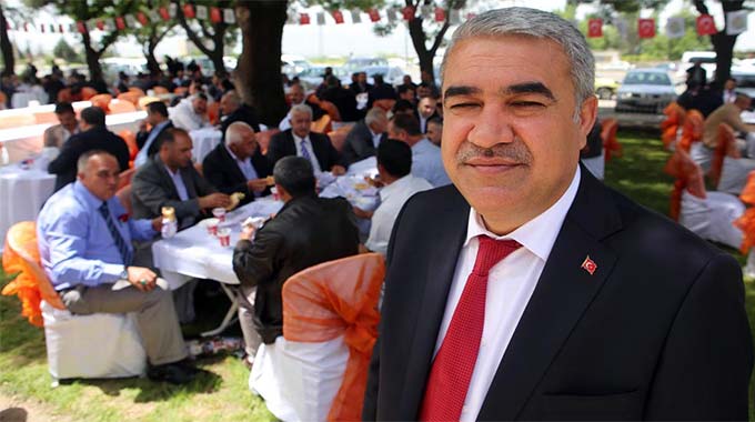 Ahmet Kuybu babasını kaybetti