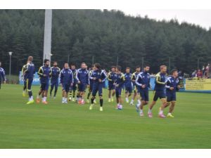 Fenerbahçe Hazırlıklarını Sürdürüyor