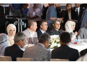 İskenderun’da 30 Bin Kişilik İftara Katıldı