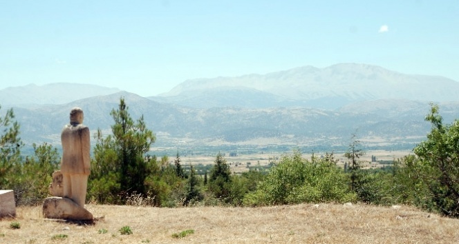 Demirel İçin Anıt Mezar Yapılacak