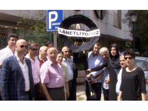 Abd Konsolosluğuna Siyah Çelenk