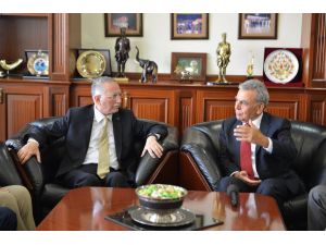 Cumhurbaşkanı Adayı İhsanoğlu, Kocaoğlu’nu Ziyaret Etti