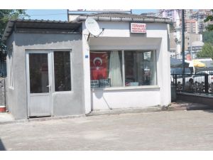Kendi Yaptığı Muhtarlık Binası İmara Aykırı Bulununca İlk Çekici Kendi Vurdu