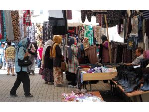 Bayram Alışverişi Esnafı Sevindirdi