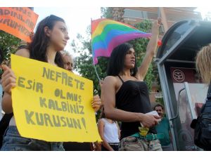 Şiddet Gördüklerini İddia Eden Lgbt Üyeleri Eylem Yaptı