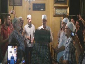Sakal-ı Şerifler Kadir Gecesinde Ziyaret Edildi