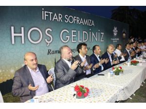 Bağcılar Belediyesi, Selimiye Camii Meydanında İftar Verdi
