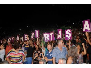 Demirtaş: Biz Kürtüz, Türküz, Alevi Ya Da Sünniyiz Ama Bir Şeyin Farkındayız Ki Hepimiz Yoksuluz, Emekçiyiz