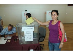 Elazığ Havalimanında Oy Kullanma İşlemleri Başladı