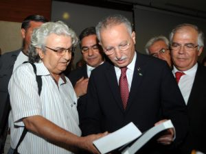 İhsanoğlu: “Başbakan’a Sayın Başbakan Demeyi Sürdüreceğim”