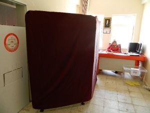 Sınır Kapılarında Oy Kullanılmaya Başlandı