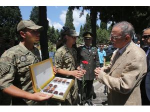 İhsanoğlu, Edirnekapı Şehitliği’nde