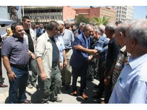 Bakan Ekerden Eylem Yapan Ailelere Ziyaret