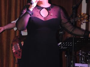 Işın Karaca Tatilcileri Coşturdu