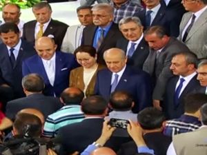 Bahçeli Partililerle Bayramlaştı