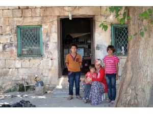 Evi Yanan Aile Yardım Bekliyor