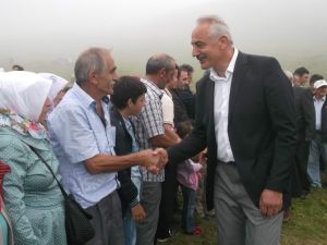Önce Bayramlaştılar Sonra Eğlendiler