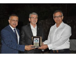 İtso İnegöl’ü Ve Mobilyayı Tanıtanlara Ödül Verdi