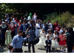 Vatanlarından 3 Bin 500 Km Uzaklıkta Kültürlerini Yaşatmaya Çalışıyorlar
