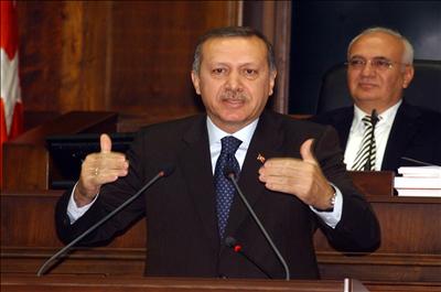 Erdoğan: Sarkozy gelip bugünkü Türkiyeyi görmeli 