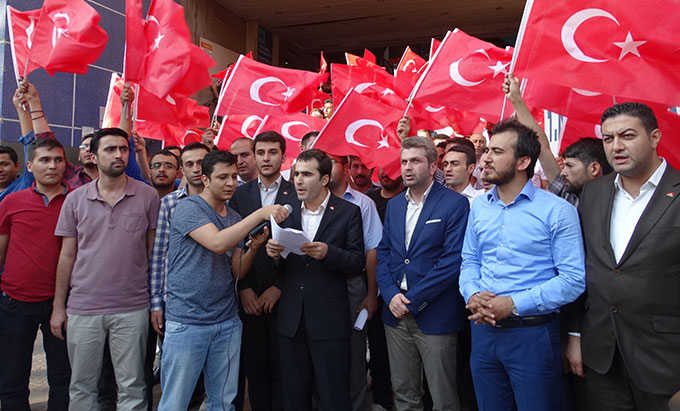 Ak Gençler’den İhsanoğlu’na Tepki