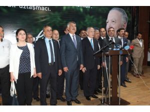 İhsanoğlu: Siz İstiklal Marşı’nı Öğrenemeden Ben Onu Anamın Sütüyle Beraber Öğrendim