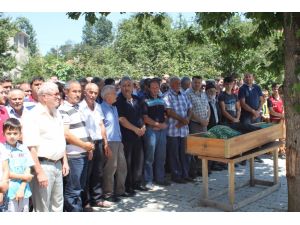 Oğlu Tarafından Kazara Vurulan Yaşlı Adam Defnedildi