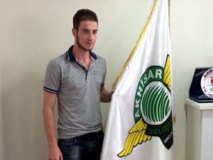 Akhisar Belediyespor, Genç Kaleciyi 5 Yıllığına Renklerine Bağladı