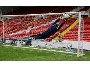 Fenerbahçe Bramall Lane Stadında Antrenman Yaptı
