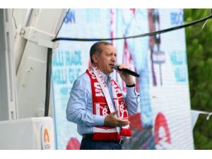 Konuşmasına Neden Ara Verdi ?