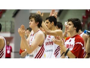 Milliler Finalde